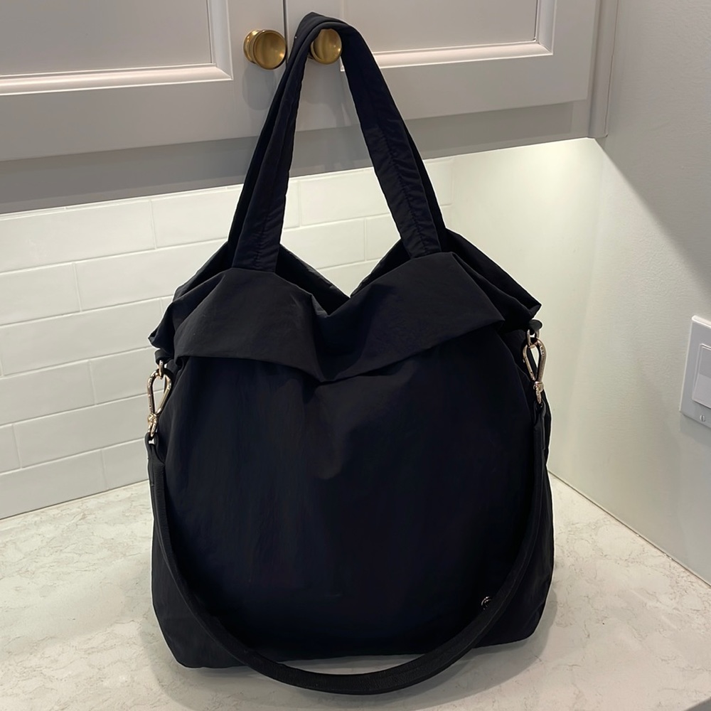 Lululemon tote bag